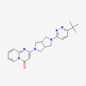 molecular formula C22H26N6O B2355529 2-[2-(6-Tert-butylpyridazin-3-yl)-1,3,3a,4,6,6a-hexahydropyrrolo[3,4-c]pyrrol-5-yl]pyrido[1,2-a]pyrimidin-4-one CAS No. 2415502-52-0