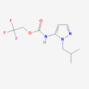 molecular formula C10H14F3N3O2 B2355676 2,2,2-三氟乙基 N-[2-(2-甲基丙基)-2,3-二氢-1H-吡唑-3-亚甲基]氨基甲酸酯 CAS No. 1334027-70-1