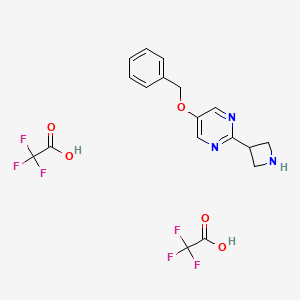 molecular formula C18H17F6N3O5 B2356714 2-(氮杂环丁烷-3-基)-5-(苄氧基)嘧啶双(三氟乙酸) CAS No. 2225146-07-4