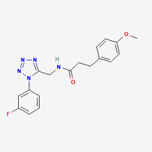 molecular formula C18H18FN5O2 B2357417 N-((1-(3-氟苯基)-1H-四唑-5-基)甲基)-3-(4-甲氧基苯基)丙酰胺 CAS No. 921501-92-0