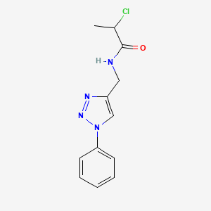 molecular formula C12H13ClN4O B2358235 2-Chloro-N-[(1-phenyltriazol-4-yl)methyl]propanamide CAS No. 2411288-50-9