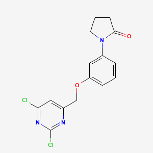 molecular formula C15H13Cl2N3O2 B2358381 1-(3-((2,6-Dichloropyrimidin-4-yl)methoxy)phenyl)pyrrolidin-2-one CAS No. 2219419-17-5
