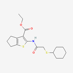 molecular formula C18H25NO3S2 B2359177 Ethyl-2-(2-(Cyclohexylthio)acetamido)-5,6-dihydro-4H-cyclopenta[b]thiophen-3-carboxylat CAS No. 403843-93-6