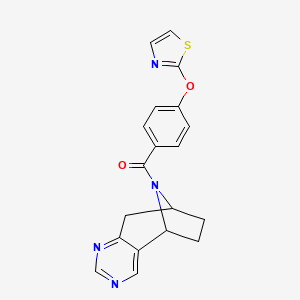 molecular formula C19H16N4O2S B2359181 ((5R,8S)-6,7,8,9-tetrahydro-5H-5,8-epiminocyclohepta[d]pyrimidin-10-yl)(4-(thiazol-2-yloxy)phenyl)methanone CAS No. 1904326-68-6