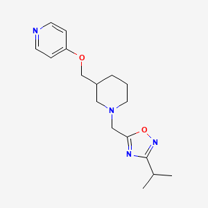 molecular formula C17H24N4O2 B2359436 3-Propan-2-yl-5-[[3-(pyridin-4-yloxymethyl)piperidin-1-yl]methyl]-1,2,4-oxadiazole CAS No. 2379950-29-3
