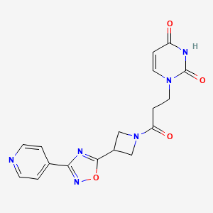 molecular formula C17H16N6O4 B2359581 1-(3-氧代-3-(3-(3-(吡啶-4-基)-1,2,4-恶二唑-5-基)氮杂环丁-1-基)丙基)嘧啶-2,4(1H,3H)-二酮 CAS No. 1251685-71-8