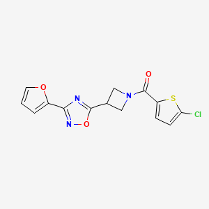 (5-Chlorothiophen-2-yl)(3-(3-(furan-2-yl)-1,2,4-oxadiazol-5-yl)azetidin-1-yl)methanone
