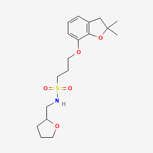 molecular formula C18H27NO5S B2360187 3-((2,2-dimethyl-2,3-dihydrobenzofuran-7-yl)oxy)-N-((tetrahydrofuran-2-yl)methyl)propane-1-sulfonamide CAS No. 946315-00-0
