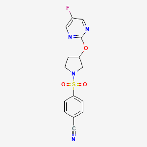 molecular formula C15H13FN4O3S B2360503 4-((3-((5-Fluoropyrimidin-2-yl)oxy)pyrrolidin-1-yl)sulfonyl)benzonitrile CAS No. 2034390-25-3