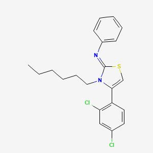 molecular formula C21H22Cl2N2S B2360594 (Z)-N-(4-(2,4-ジクロロフェニル)-3-ヘキシルチアゾール-2(3H)-イリデン)アニリン CAS No. 300713-45-5