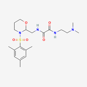 N1-(2-(dimethylamino)ethyl)-N2-((3-(mesitylsulfonyl)-1,3-oxazinan-2-yl)methyl)oxalamide