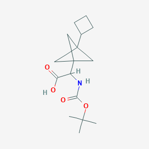 2-(3-Cyclobutyl-1-bicyclo[1.1.1]pentanyl)-2-[(2-methylpropan-2-yl)oxycarbonylamino]acetic acid