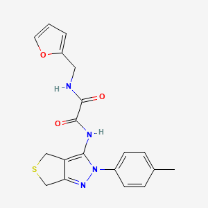 molecular formula C19H18N4O3S B2361990 N-(furan-2-ylmethyl)-N'-[2-(4-methylphenyl)-4,6-dihydrothieno[3,4-c]pyrazol-3-yl]oxamide CAS No. 941973-99-5