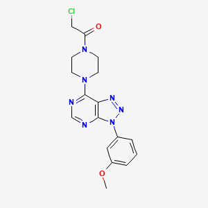 2-chloro-1-(4-(3-(3-methoxyphenyl)-3H-[1,2,3]triazolo[4,5-d]pyrimidin-7-yl)piperazin-1-yl)ethanone