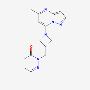 6-Methyl-2-[(1-{5-methylpyrazolo[1,5-a]pyrimidin-7-yl}azetidin-3-yl)methyl]-2,3-dihydropyridazin-3-one