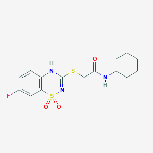 molecular formula C15H18FN3O3S2 B2363841 N-cyclohexyl-2-((7-fluoro-1,1-dioxido-4H-benzo[e][1,2,4]thiadiazin-3-yl)thio)acetamide CAS No. 886956-01-0