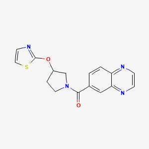 molecular formula C16H14N4O2S B2364940 Quinoxalin-6-yl(3-(thiazol-2-yloxy)pyrrolidin-1-yl)methanone CAS No. 2034427-11-5