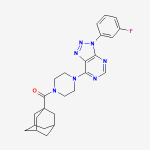 molecular formula C25H28FN7O B2365037 (3r,5r,7r)-金刚烷-1-基(4-(3-(3-氟苯基)-3H-[1,2,3]三唑并[4,5-d]嘧啶-7-基)哌嗪-1-基)甲酮 CAS No. 920387-06-0