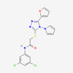 molecular formula C18H13Cl2N5O2S B2365698 N-(3,5-dichlorophenyl)-2-{[5-(furan-2-yl)-4-(1H-pyrrol-1-yl)-4H-1,2,4-triazol-3-yl]sulfanyl}acetamide CAS No. 886938-47-2