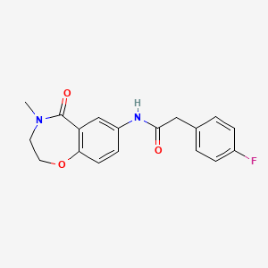 molecular formula C18H17FN2O3 B2366527 2-(4-フルオロフェニル)-N-(4-メチル-5-オキソ-2,3,4,5-テトラヒドロベンゾ[f][1,4]オキサゼピン-7-イル)アセトアミド CAS No. 922054-15-7