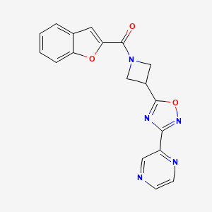 molecular formula C18H13N5O3 B2367411 Benzofuran-2-yl(3-(3-(pyrazin-2-yl)-1,2,4-oxadiazol-5-yl)azetidin-1-yl)methanone CAS No. 1323791-53-2