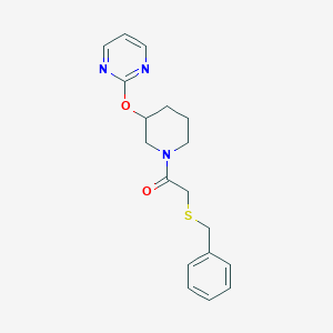 molecular formula C18H21N3O2S B2367874 2-(苄硫基)-1-(3-(嘧啶-2-氧基)哌啶-1-基)乙酮 CAS No. 2034278-31-2