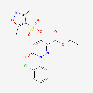 molecular formula C18H16ClN3O7S B2368289 1-(2-氯苯基)-4-(((3,5-二甲基异恶唑-4-基)磺酰基)氧基)-6-氧代-1,6-二氢哒嗪-3-羧酸乙酯 CAS No. 899959-91-2