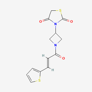 molecular formula C13H12N2O3S2 B2368366 (E)-3-(1-(3-(噻吩-2-基)丙烯酰)氮杂环丁-3-基)噻唑烷-2,4-二酮 CAS No. 1799265-17-0
