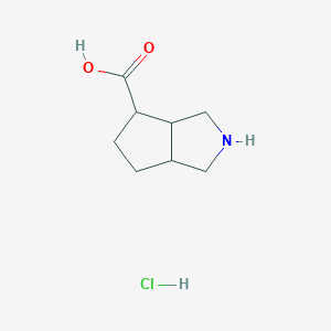 molecular formula C8H14ClNO2 B2369912 1,2,3,3a,4,5,6,6a-八氢环戊[c]吡咯-4-羧酸；盐酸盐 CAS No. 2580200-85-5