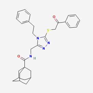 molecular formula C30H34N4O2S B2370207 (1S,3s)-N-((5-((2-氧代-2-苯乙基)硫)-4-苯乙基-4H-1,2,4-三唑-3-基)甲基)金刚烷-1-甲酰胺 CAS No. 477303-81-4