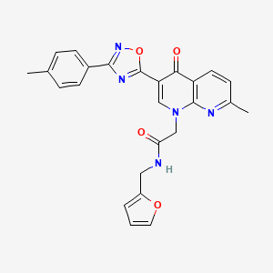 molecular formula C25H21N5O4 B2370338 N-(呋喃-2-基甲基)-2-(7-甲基-4-氧代-3-(3-(对甲苯基)-1,2,4-恶二唑-5-基)-1,8-萘啶-1(4H)-基)乙酰胺 CAS No. 1032002-31-5