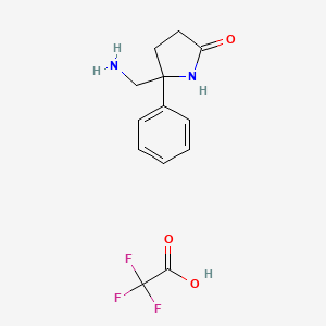 molecular formula C13H15F3N2O3 B2370635 5-(氨甲基)-5-苯基吡咯烷-2-酮；2,2,2-三氟乙酸 CAS No. 2361635-75-6