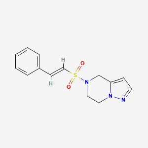 molecular formula C14H15N3O2S B2371469 (E)-5-(苯乙烯磺酰基)-4,5,6,7-四氢吡唑并[1,5-a]哒嗪 CAS No. 2034997-13-0