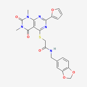 molecular formula C22H19N5O6S B2371695 N-(benzo[d][1,3]dioxol-5-ylmethyl)-2-((2-(furan-2-yl)-6,8-dimethyl-5,7-dioxo-5,6,7,8-tetrahydropyrimido[4,5-d]pyrimidin-4-yl)thio)acetamide CAS No. 847191-14-4
