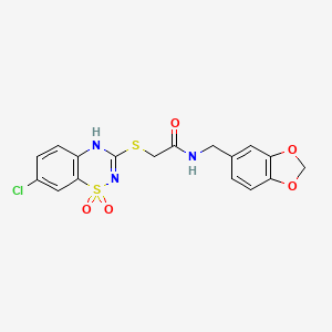molecular formula C17H14ClN3O5S2 B2372334 N-(benzo[d][1,3]dioxol-5-ylmethyl)-2-((7-chloro-1,1-dioxido-4H-benzo[e][1,2,4]thiadiazin-3-yl)thio)acetamide CAS No. 899976-82-0