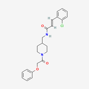 molecular formula C23H25ClN2O3 B2373276 (E)-3-(2-氯苯基)-N-((1-(2-苯氧基乙酰)哌啶-4-基)甲基)丙烯酰胺 CAS No. 1235675-85-0