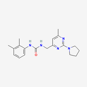 molecular formula C19H25N5O B2373693 1-(2,3-Dimethylphenyl)-3-((6-methyl-2-(pyrrolidin-1-yl)pyrimidin-4-yl)methyl)urea CAS No. 1796965-91-7