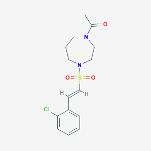 molecular formula C15H19ClN2O3S B2373798 1-[4-[(E)-2-(2-氯苯基)乙烯基]磺酰基-1,4-二氮杂环-1-基]乙酮 CAS No. 1281684-12-5