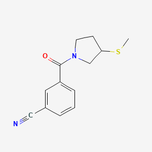 molecular formula C13H14N2OS B2375108 3-[3-(メチルスルファニル)ピロリジン-1-カルボニル]ベンゾニトリル CAS No. 2097867-33-7