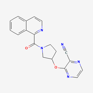 3-((1-(Isoquinoline-1-carbonyl)pyrrolidin-3-yl)oxy)pyrazine-2-carbonitrile