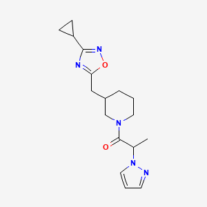 molecular formula C17H23N5O2 B2375988 1-(3-((3-cyclopropyl-1,2,4-oxadiazol-5-yl)methyl)piperidin-1-yl)-2-(1H-pyrazol-1-yl)propan-1-one CAS No. 1705214-38-5