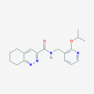 molecular formula C18H22N4O2 B2376313 N-[(2-Propan-2-yloxypyridin-3-yl)methyl]-5,6,7,8-tetrahydrocinnoline-3-carboxamide CAS No. 2415552-70-2
