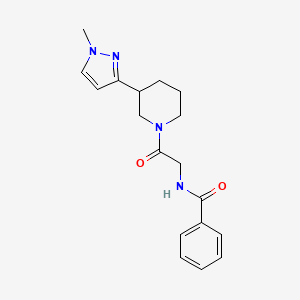 molecular formula C18H22N4O2 B2376561 N-(2-(3-(1-methyl-1H-pyrazol-3-yl)piperidin-1-yl)-2-oxoethyl)benzamide CAS No. 2034418-11-4