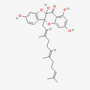 molecular formula C30H34O7 B2377384 1,3,8,10a-四羟基-5a-[(2E,6E)-3,7,11-三甲基十二-2,6,10-三烯基]-[1]苯并呋喃[3,2-b]色烯-11-酮 CAS No. 202526-53-2