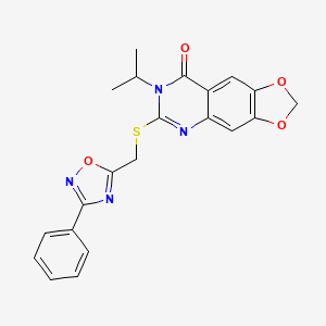 molecular formula C21H18N4O4S B2378131 8-oxo-2H,7H,8H-[1,3]dioxolo[4,5-g]quinazoline-7-propan-2-yl-6-sulfanyl[(3-phényl-1,2,4-oxadiazol-5-yl)méthyl] CAS No. 1032003-56-7