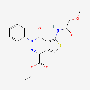 molecular formula C18H17N3O5S B2378294 5-(2-メトキシアセチルアミノ)-4-オキソ-3-フェニル-3,4-ジヒドロチエノ[3,4-d]ピリダジン-1-カルボン酸エチル CAS No. 851946-86-6