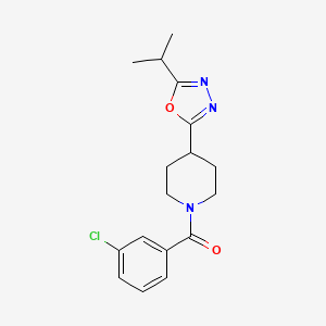 molecular formula C17H20ClN3O2 B2378468 (3-Chlorophenyl)(4-(5-isopropyl-1,3,4-oxadiazol-2-yl)piperidin-1-yl)methanone CAS No. 1170794-78-1