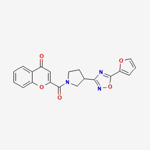 molecular formula C20H15N3O5 B2379145 2-(3-(5-(furan-2-yl)-1,2,4-oxadiazol-3-yl)pyrrolidine-1-carbonyl)-4H-chromen-4-one CAS No. 2034283-82-2