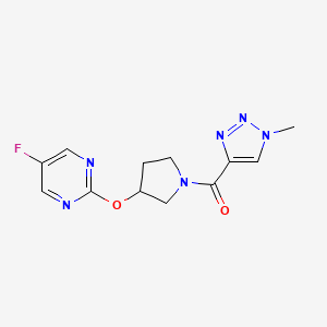 molecular formula C12H13FN6O2 B2379590 (3-((5-fluoropyrimidin-2-yl)oxy)pyrrolidin-1-yl)(1-methyl-1H-1,2,3-triazol-4-yl)methanone CAS No. 2034360-40-0