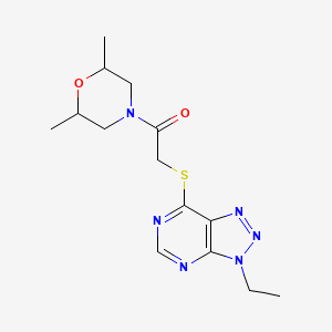 molecular formula C14H20N6O2S B2379831 1-(2,6-dimethylmorpholino)-2-((3-ethyl-3H-[1,2,3]triazolo[4,5-d]pyrimidin-7-yl)thio)ethanone CAS No. 1058238-90-6